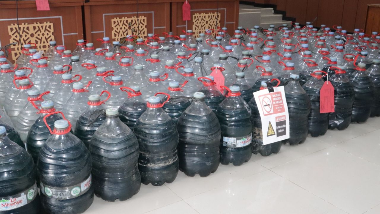 Polresta Cilacap Tangkap Dua Pelaku Penyalahgunaan BBM Subsidi Jenis Pertalite
