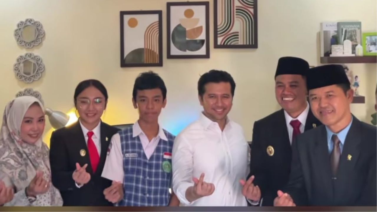 Mas Ibin Dampingi Plt Gubernur Emil Dardak Apresiasi Talenta Digital Blitar