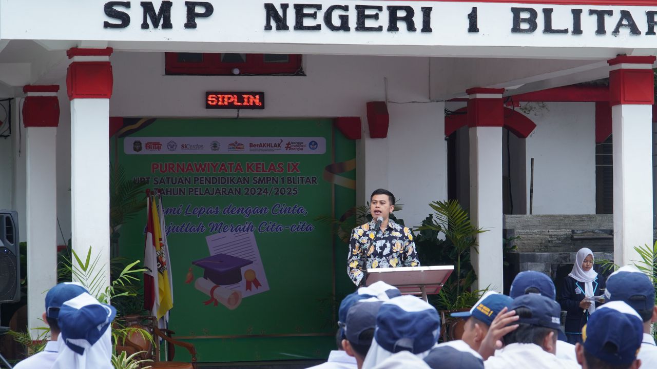 Wali Kota Blitar Tegaskan Pentingnya Siap Hadapi Era Teknologi di Prosesi Wisuda