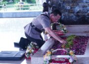 Kapolri Ziarah ke Makam Bung Karno Blitar: Refleksi Sejarah Jelang HUT Bhayangkara 79