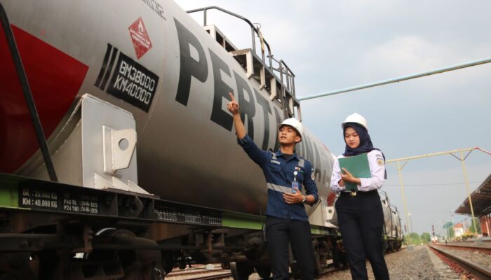 KAI Daop 7 Madiun Catat Kinerja Gemilang: Angkutan Barang Tembus 328% dari Target Semester I-2025
