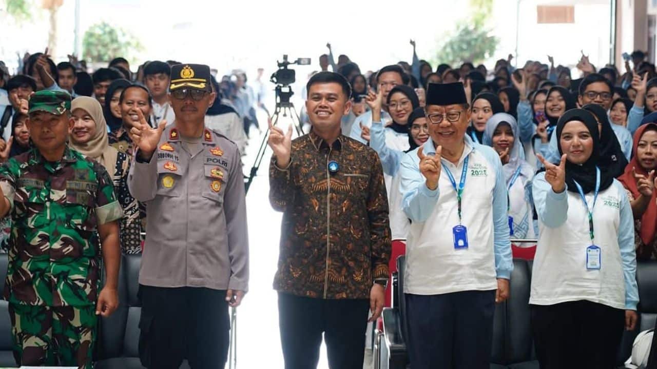 770 Mahasiswa Unisba Blitar Dilepas untuk KKN 2025, Mas Ibin: Jadilah Solusi Nyata, Bukan Sekadar Relawan