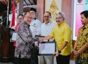 Bupati Banyumas Serahkan Bantuan Keuangan kepada 9 Partai Politik Pemilik Kursi DPRD