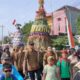 Meriahnya Sedekah Waduk Cengklik, Warga Boyolali Arak dan Rebut Gunungan Hasil Bumi