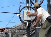 Buat Resah Masyarakat, Mas Ibin Segel dan Potong Kabel Fiber Optik Ilegal di Kota Blitar