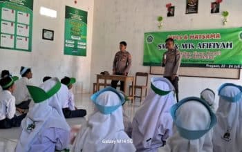 Polsek Prenduan Berikan Pendidikan Cinta Tanah Air kepada Siswa Baru MTs dan SMA LPS Afifiyah