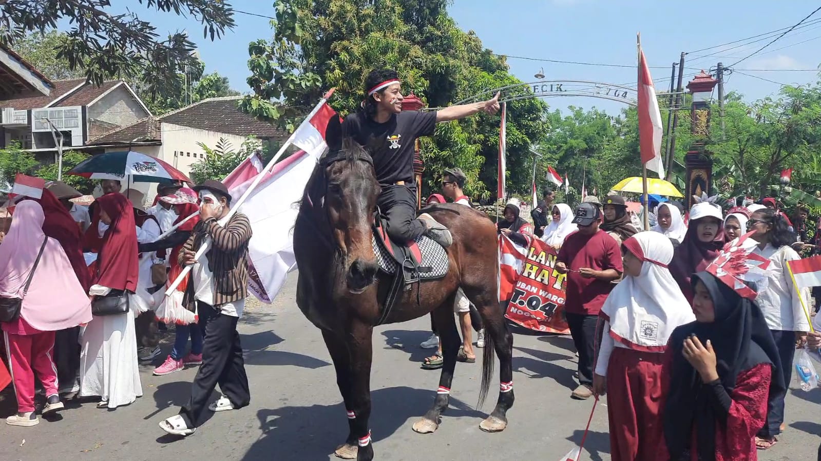 Ratusan Warga Bulu, Nogosari Gelar Karnaval Budaya, Ada yang Berkuda