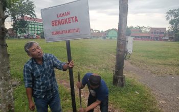 Pasang Plang ‘Tanah Sengketa’, Ahli Waris Lapangan Besar Cilongok: Bentuk Ekspresi Perlawanan