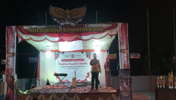 Malam Puncak Dirgahayu Kemerdekaan RI ke 80, Kades Pangarengan Sampang Beri Penghargaan pada Sejumlah Tokoh dan Pemuda kreatif