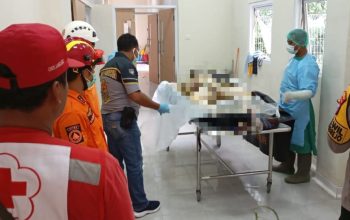 Penemuan Mayat di Pantai Blitar Gegerkan Warga, Identitas Terkuak dari Tato
