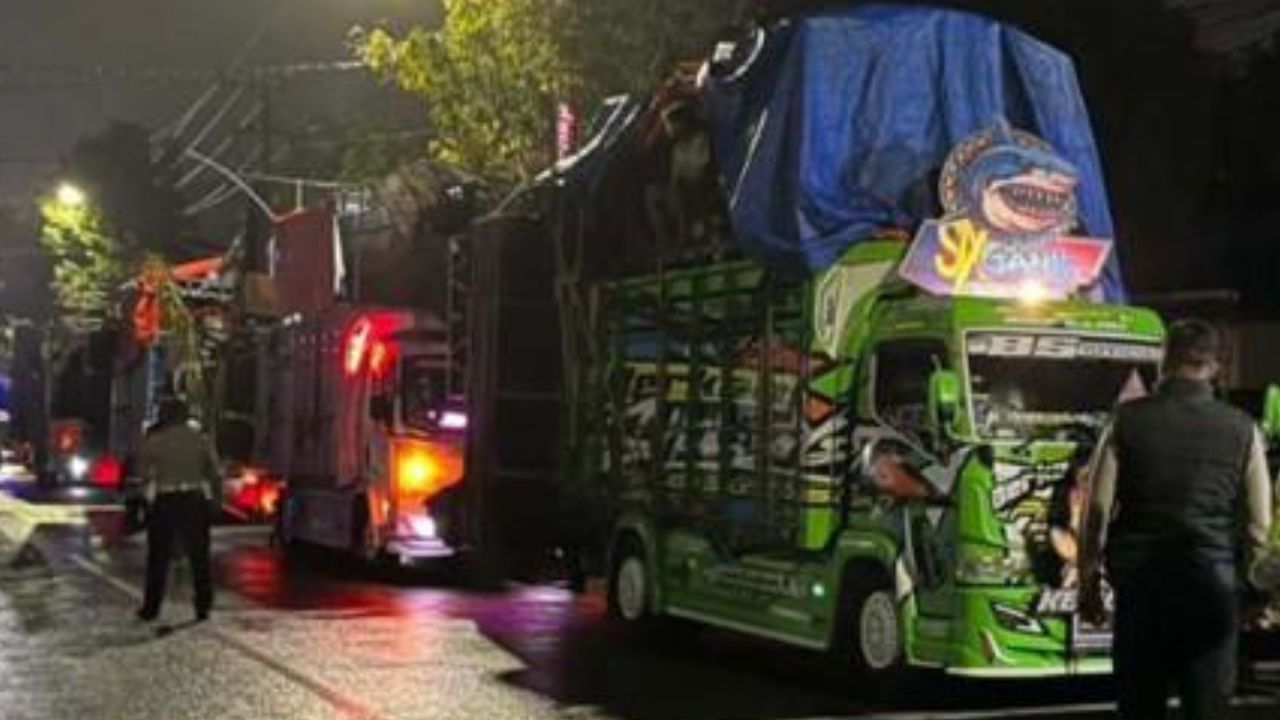 Tak Hanya Bising, Karnaval Sound Horeg di Blitar Juga Langgar Aturan Lalu Lintas