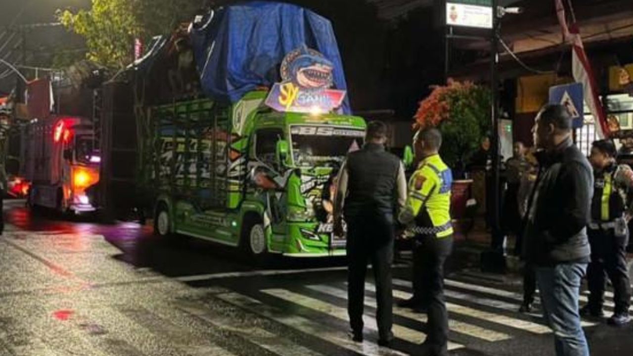 Sopir dan Kru Truk Sound Horeg di Blitar Dites Urine, Diduga Mabuk dan Tak Punya SIM