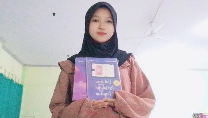 Kisah Usfina Aliffia, Remaja Penulis Novel 300 Halaman Asal Magelang dengan Ponsel