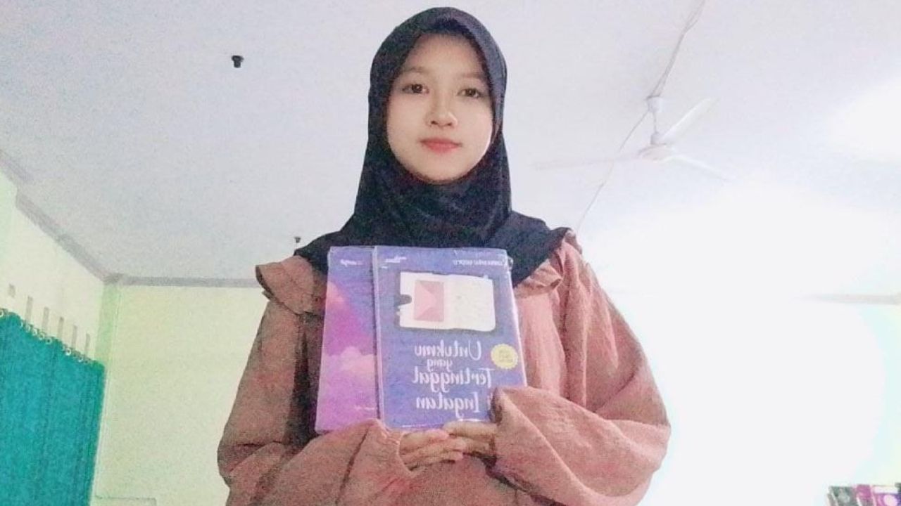 Kisah Usfina Aliffia, Remaja Penulis Novel 300 Halaman Asal Magelang dengan Ponsel