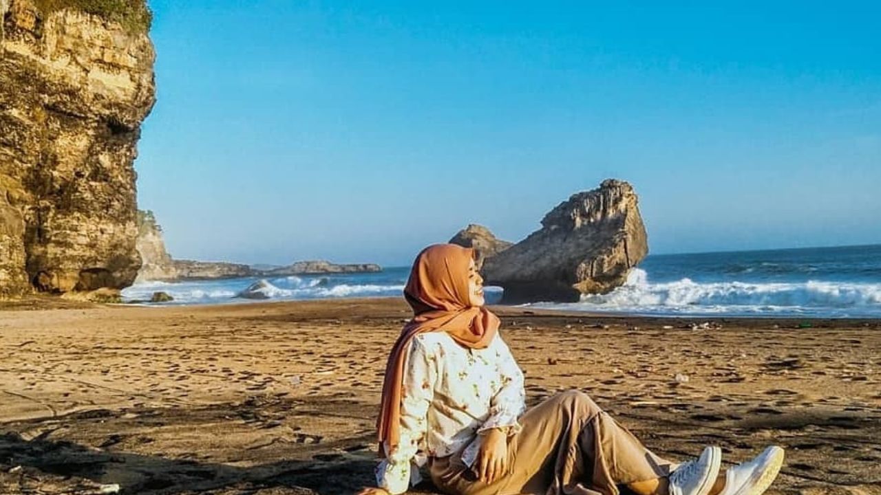 Panduan Lengkap Menuju Pantai Jebring Blitar: Rute, Kondisi Jalan, dan Tips Perjalanan