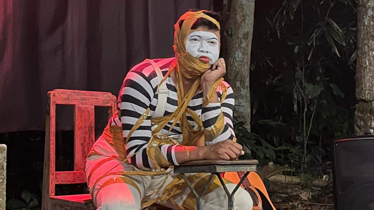 Seniman Pantomime Kritik Lambatnya Perkembangan Budaya Purworejo Lewat Pertunjukan Ekspresif Seniman Pantomime Kritik Lambatnya Perkembangan Budaya Purworejo Lewat Pertunjukan Ekspresif