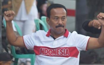 Jalan Sehat SH Terate Kanigoro, Mantan Wali Kota Blitar Samanhudi Anwar dan Ribuan Warga Tumpah Ruah