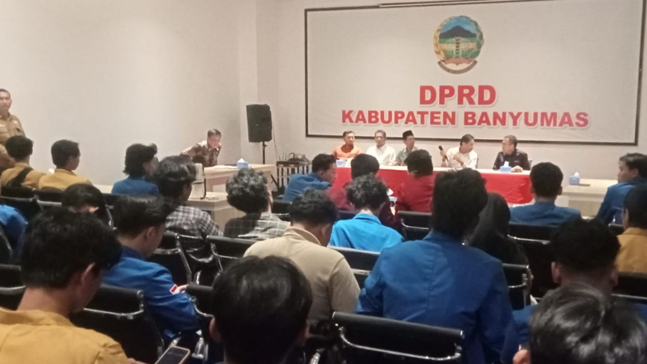 Mahasiswa Banyumas Desak Revisi Perbup Tunjangan Fantastis DPRD