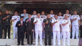 HUT ke-80 TNI, Ratusan Prajurit Gelar Upacara Ziarah di Pusara Bung Karno Blitar