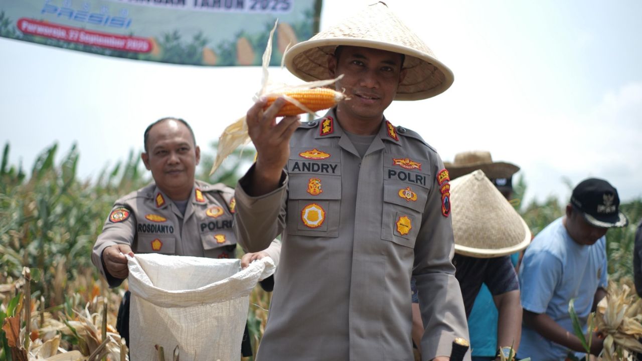 Dukung Swasembada Pangan Nasional, Polres Purworejo Gelar Panen Raya Jagung