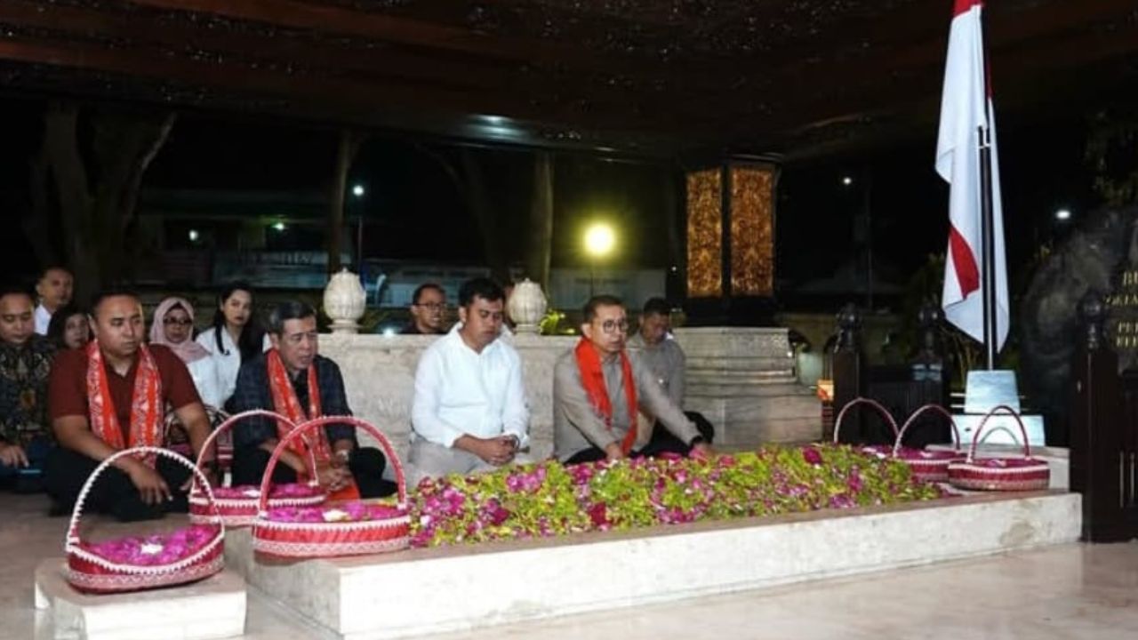 Fadli Zon Ziarah ke Makam Bung Karno, Apresiasi Blitar sebagai Penjaga Warisan Kebangsaan