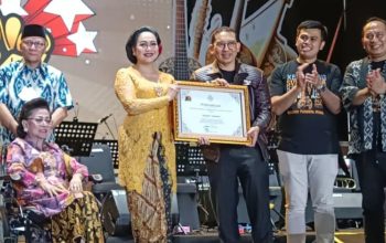Usai Ziarah, Fadli Zon Kagumi Festival Keroncong di Alun-Alun Blitar: Bukti Sejarah dan Seni Menyatu