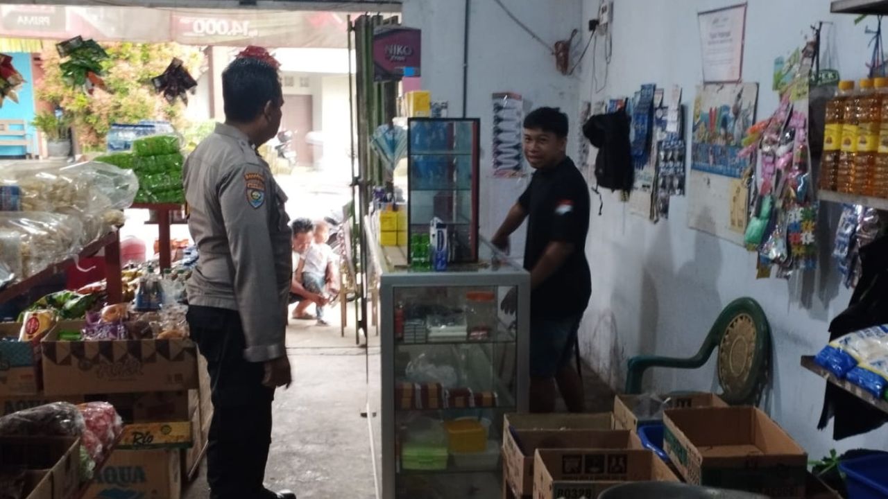 Toko di Blitar Dibobol Maling, 8 Tabung Gas dan 10 Slop Rokok Raib Toko di Blitar Dibobol Maling, 8 Tabung Gas dan 10 Slop Rokok Raib
