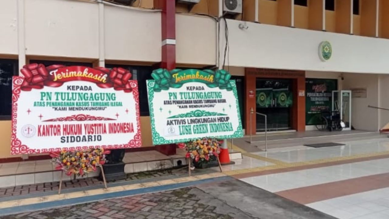 Bos K-Cung Motor Diseret Kasus Tambang, PN Tulungagung Panen Dukungan Publik Bos K-Cung Motor Diseret Kasus Tambang, PN Tulungagung Panen Dukungan Publik
