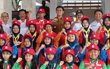 Wali Kota Blitar Mas Ibin Lepas Rombongan PMR ke Ajang Jumbara X Tingkat Jawa Timur