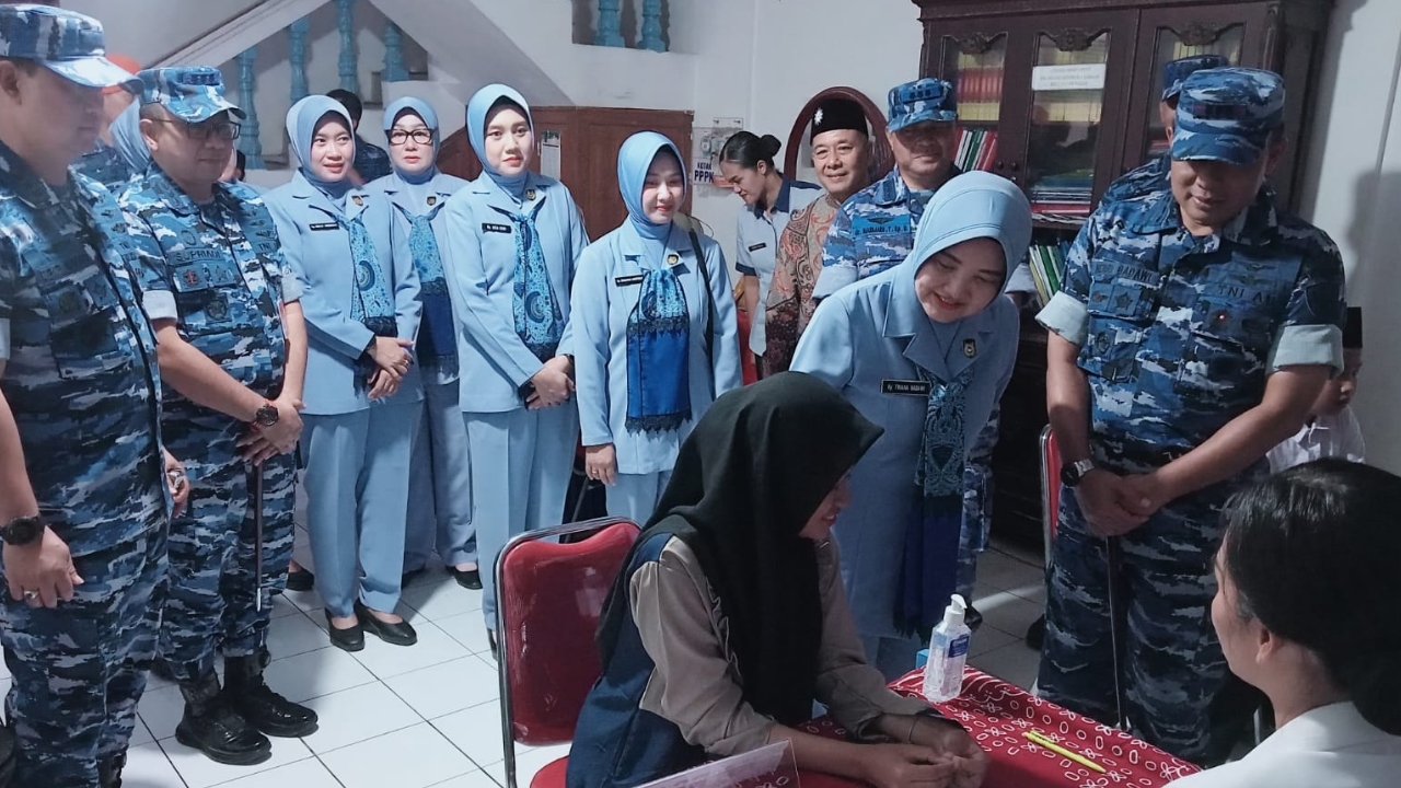 Lanud Adi Soemarmo Berbagi dengan Anak Yatim Piatu pada HUT ke-80 di Nogosari Boyolali