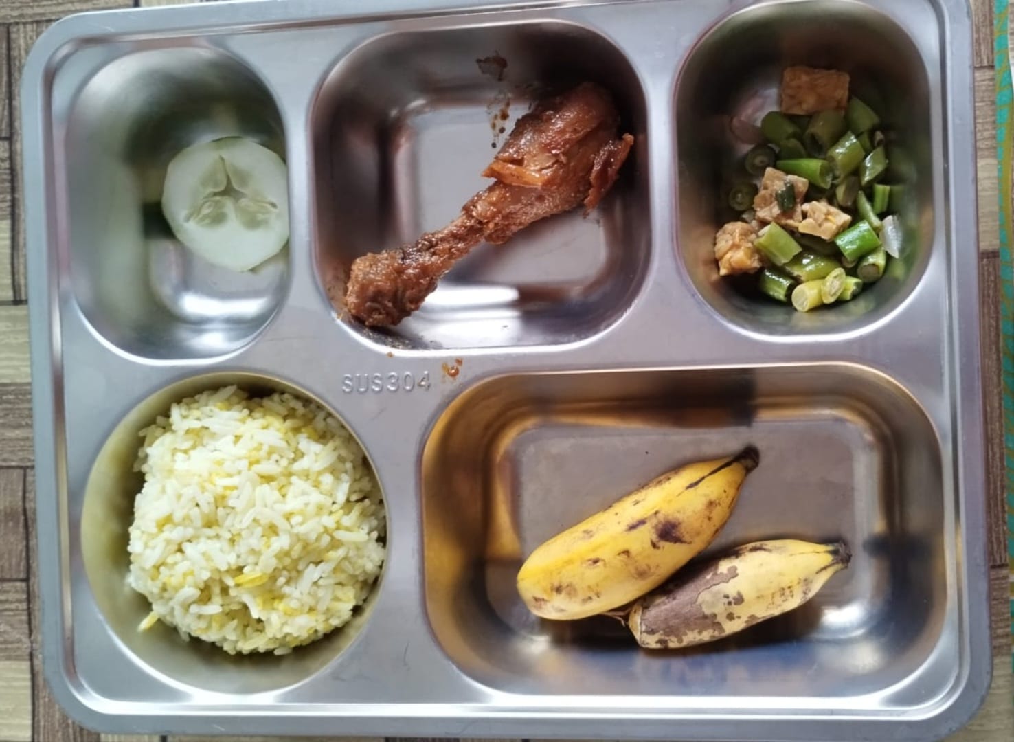 Menu MBG di Pragaan Dikeluhkan, Daging Ayam Diduga Tidak Segar dan Bau Menu MBG di Pragaan Dikeluhkan, Daging Ayam Diduga Tidak Segar dan Bau