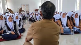 Santri An Nawawi Kunjungi Perpustakaan Umum Purworejo, Belajar Literasi Lewat Room Tour Seru