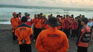 Pelajar SMP di Purworejo Hilang Terseret Ombak Saat Berenang di Pantai Jatimalang
