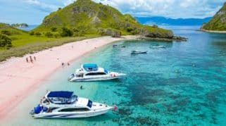 Marine Tourism di Labuan Bajo: Snorkeling dan Island Hopping di Taman Nasional Komodo
